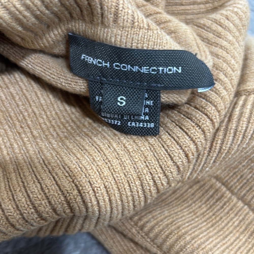 French Connection Tan Sweater size small - Picture 3 of 4